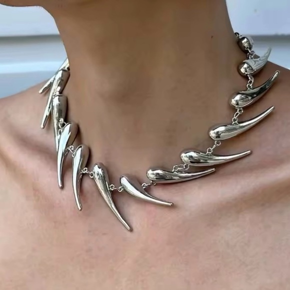 Zara Jewelry - ⚜️ Elegant Silver Necklace